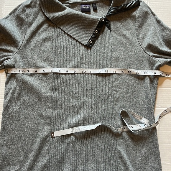 Rafaella-XL-gray-long sleeve sweater with faux leather trim, rib detailing top. - Picture 10 of 12